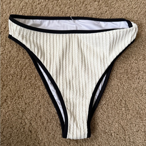 High waisted bikini bottom - Picture 1 of 4